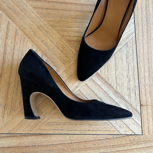 Chloé Black Suede 'Oli' Almond Toe Court Shoes - EU 37 / UK 4