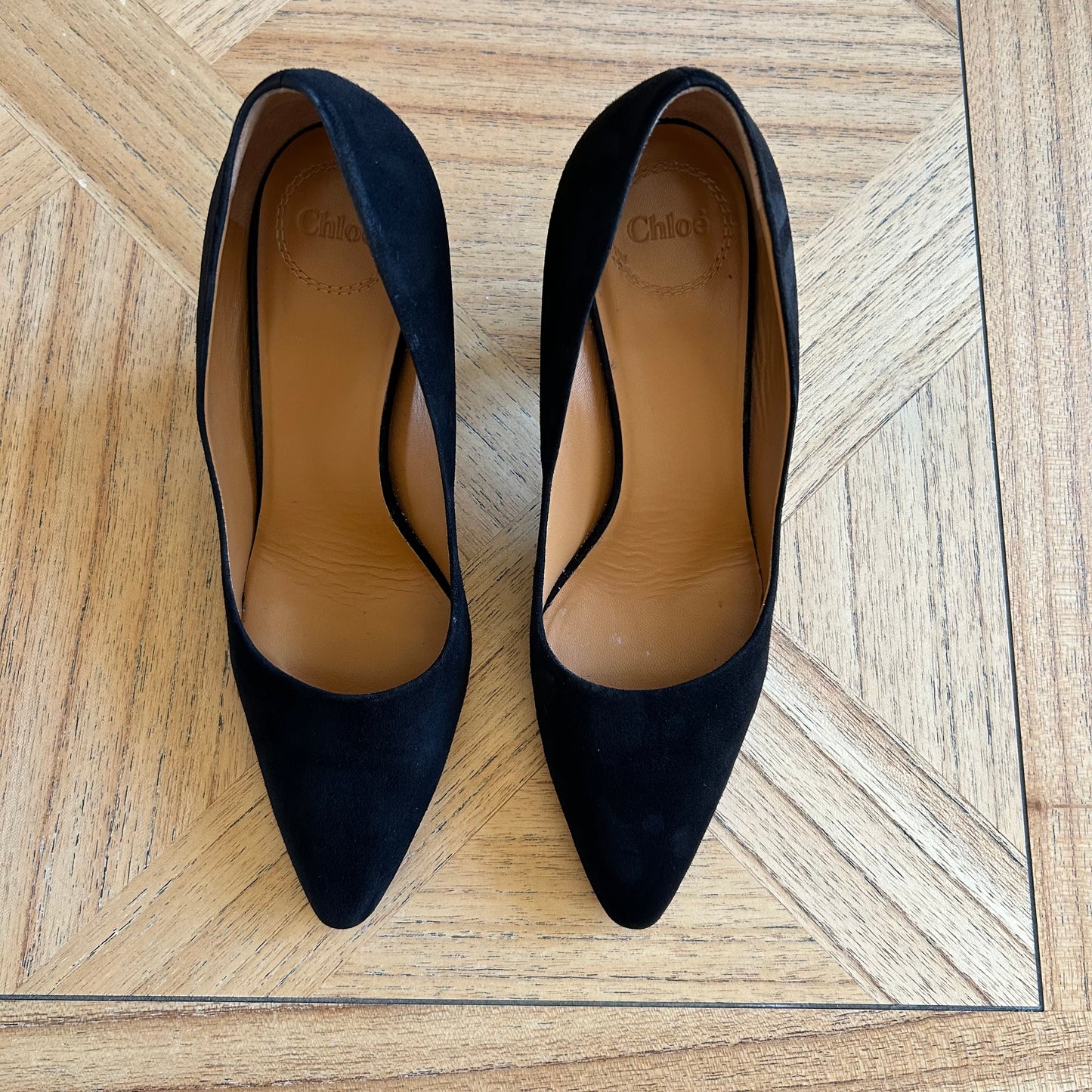 Chloé Black Suede 'Oli' Almond Toe Court Shoes - EU 37 / UK 4