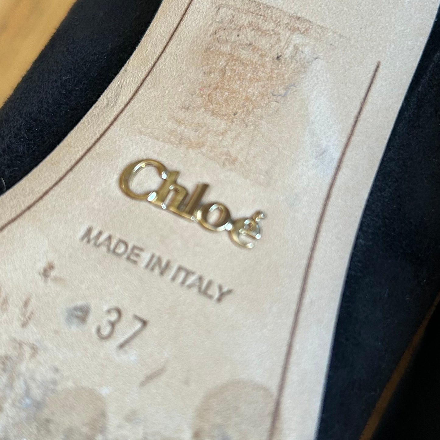Chloé Black Suede 'Oli' Almond Toe Court Shoes - EU 37 / UK 4