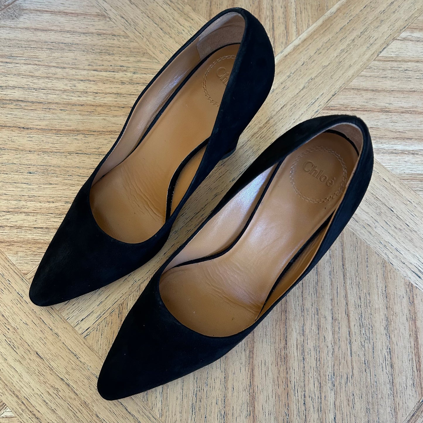 Chloé Black Suede 'Oli' Almond Toe Court Shoes - EU 37 / UK 4