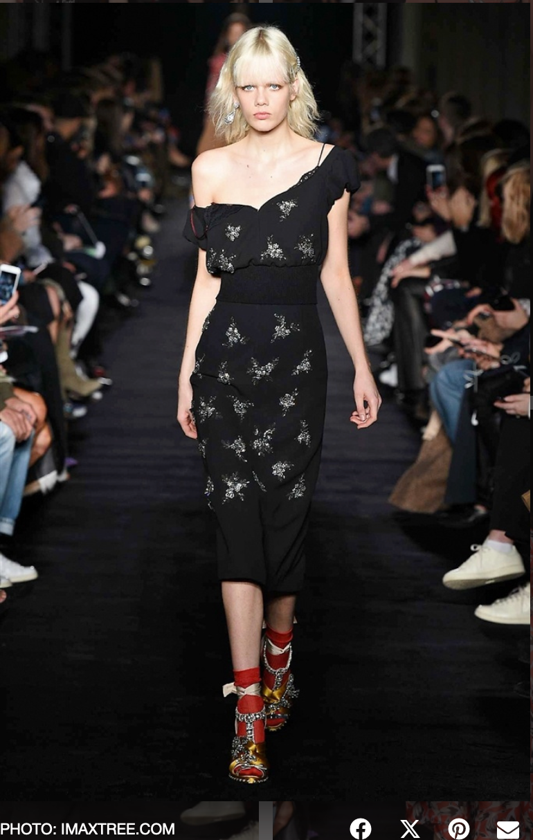 No.21 Black Embellished Cocktail Dress - IT 42 (UK 6-8)